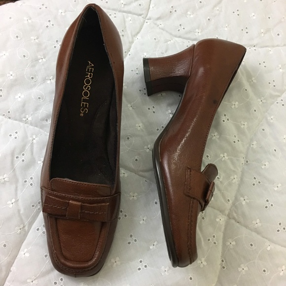 Aerosole dark tan leather pump size 6M - Picture 3 of 8